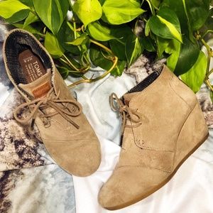 {TOMS} Taupe Desert Wedge Bootie, size 7.5